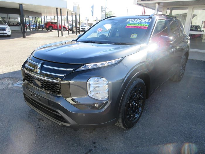 2025 Mitsubishi Outlander LS