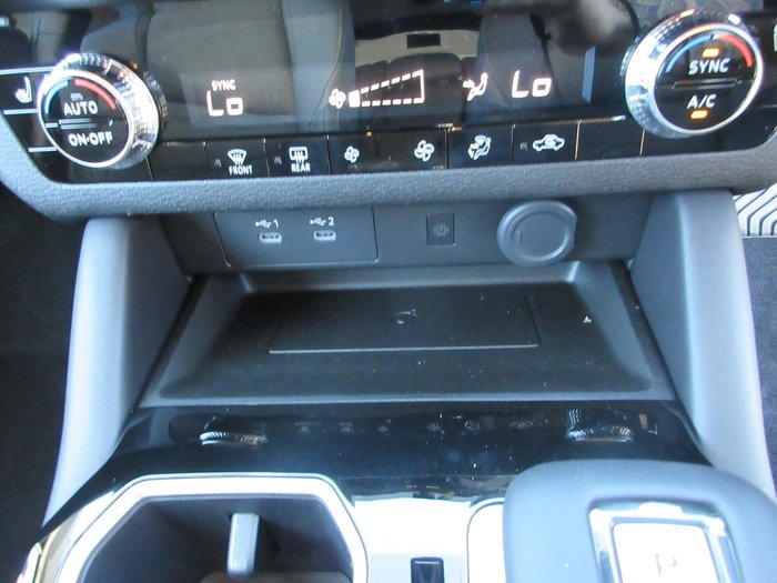 2025 Mitsubishi Outlander LS