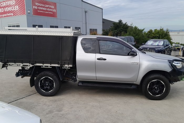 2018 Toyota Hilux SR (4x4)