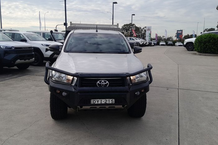 2018 Toyota Hilux SR (4x4)