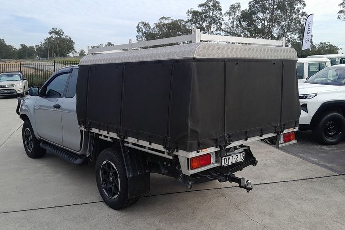 2018 Toyota Hilux SR (4x4)