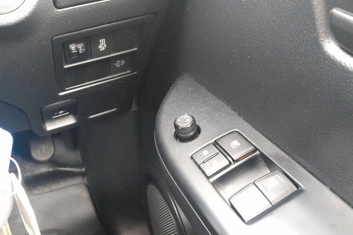 2018 Toyota Hilux SR (4x4)