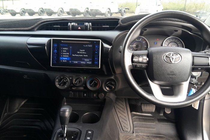 2018 Toyota Hilux SR (4x4)