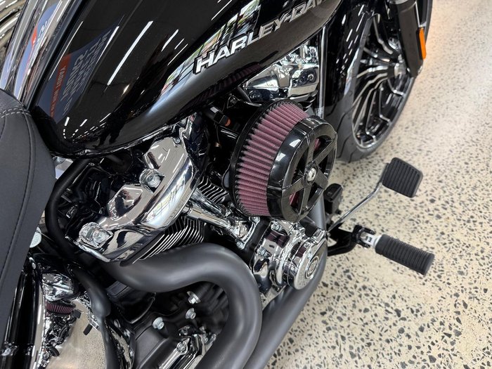 2025 Harley-Davidson Breakout 117 (FXBR) Softail Black