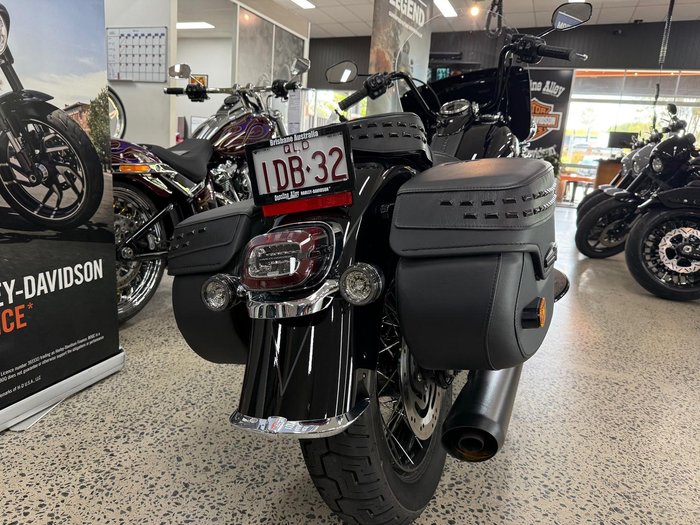 2025 Harley-Davidson Heritage Classic 117 (FLHC) Softail Black