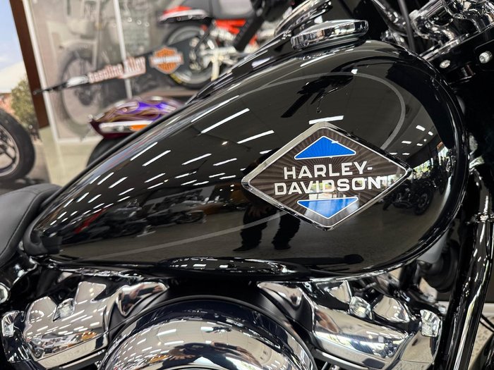 2025 Harley-Davidson Heritage Classic 117 (FLHC) Softail Black