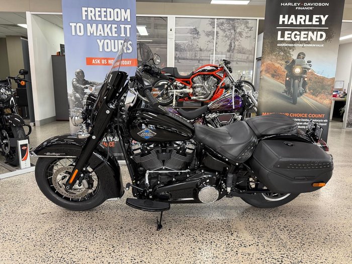 2025 Harley-Davidson Heritage Classic 117 (FLHC) Softail Black