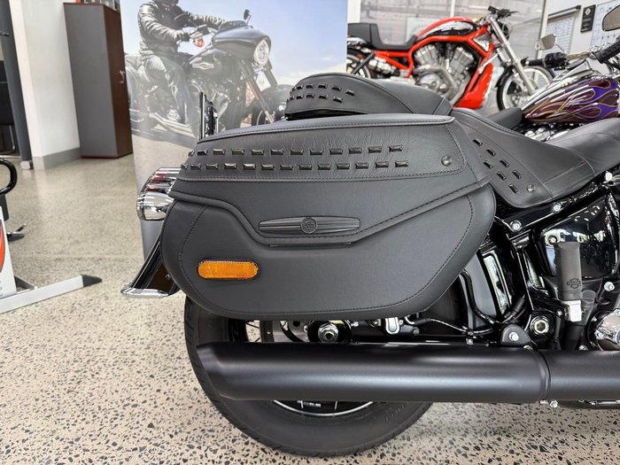 2025 Harley-Davidson Heritage Classic 117 (FLHC) Softail Black