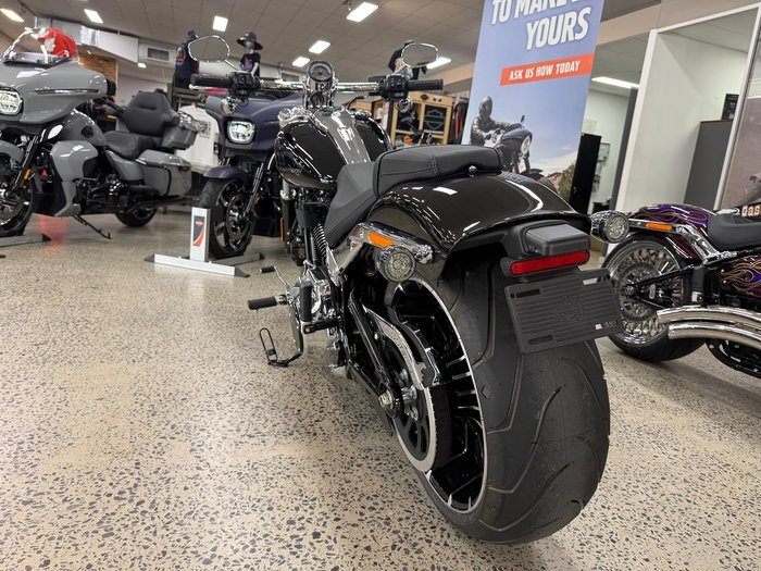 2025 Harley-Davidson Breakout 117 (FXBR) Softail Black