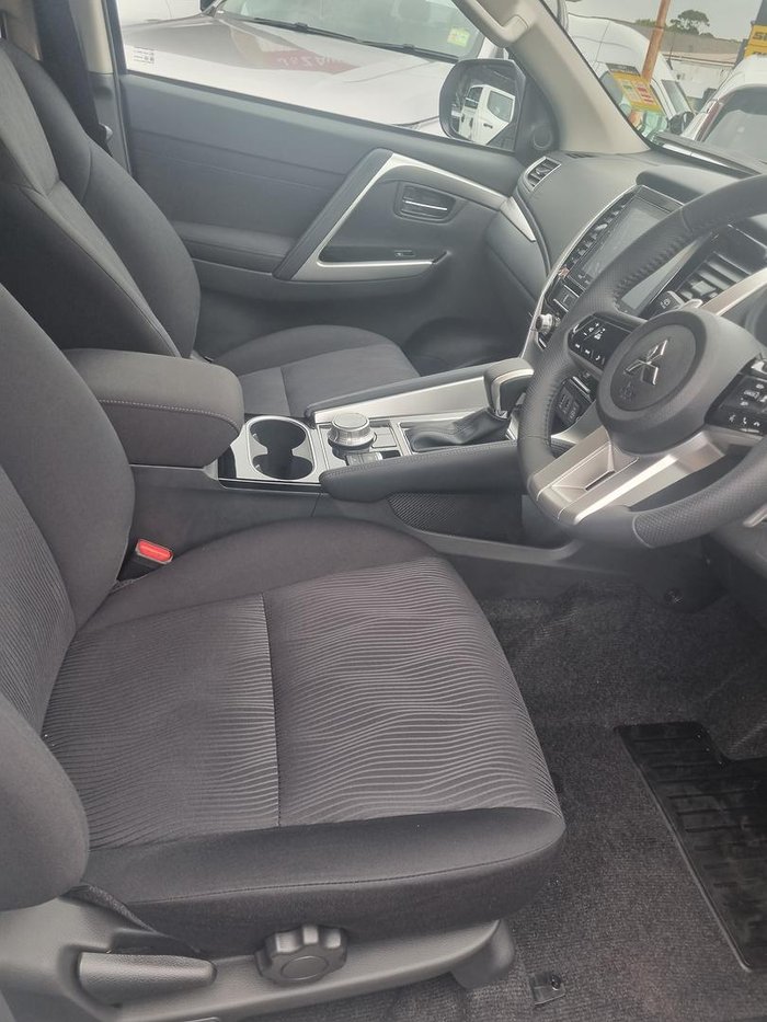 2025 Mitsubishi Pajero Sport GLS