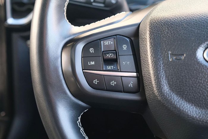 2024 Ford Everest Platinum