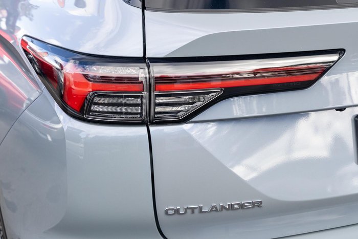 2025 Mitsubishi Outlander Exceed