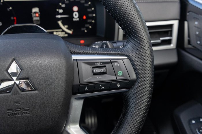 2025 Mitsubishi Outlander Exceed
