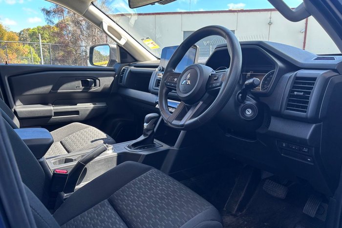 2025 Mitsubishi Triton GLX