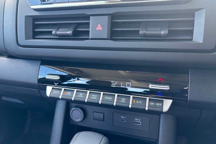 2025 Mitsubishi Triton GLX