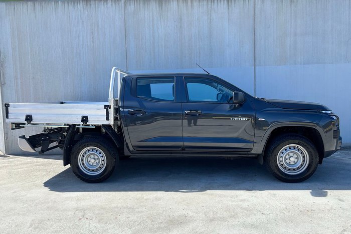 2025 Mitsubishi Triton GLX