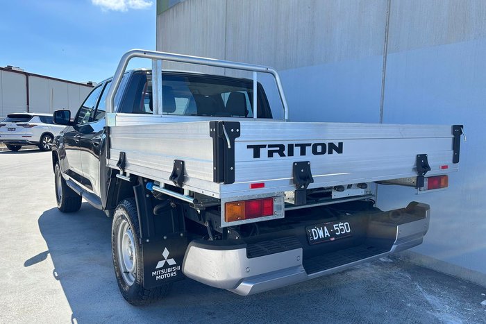 2025 Mitsubishi Triton GLX