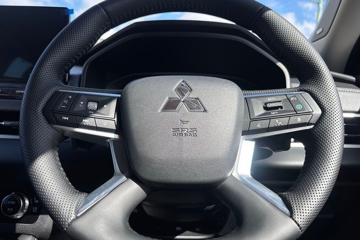 2025 Mitsubishi Outlander Exceed