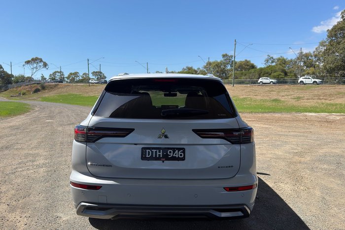 2025 Mitsubishi Outlander Exceed