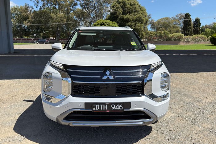 2025 Mitsubishi Outlander Exceed