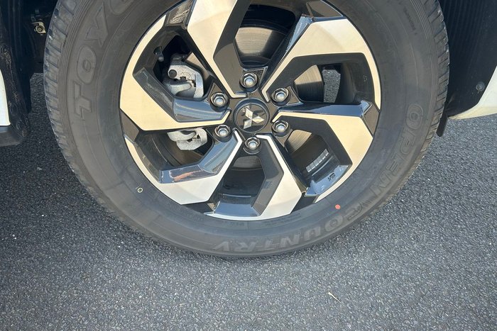 2024 Mitsubishi Pajero Sport GLS