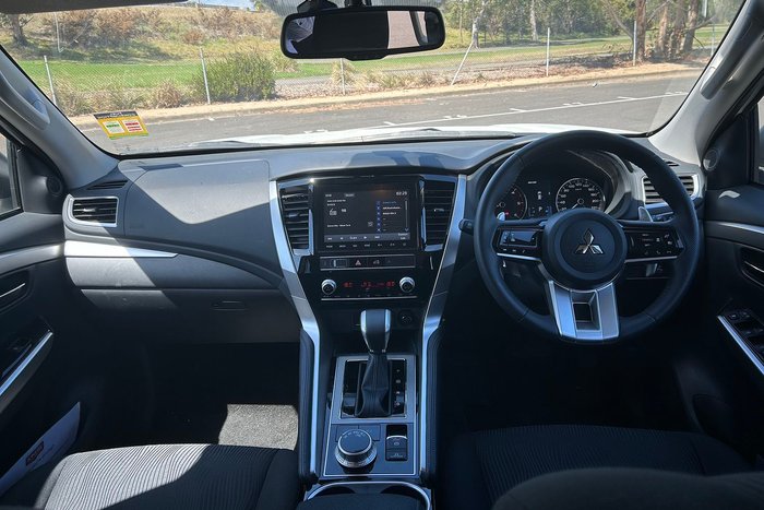 2024 Mitsubishi Pajero Sport GLS