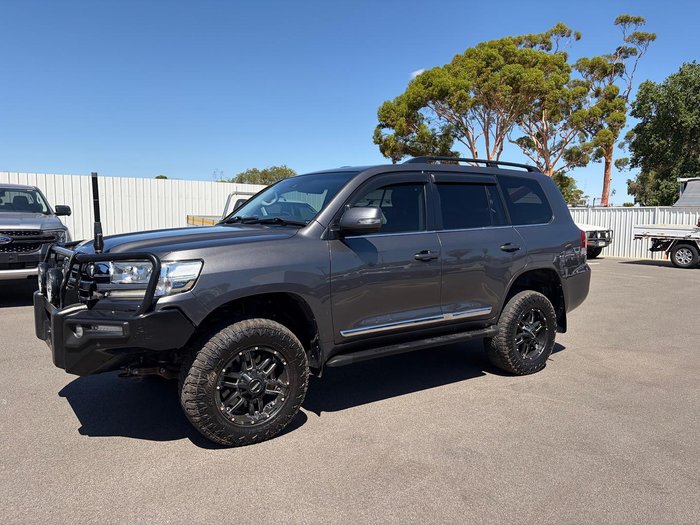 2016 Toyota Landcruiser Sahara VDJ200R 4X4 Dual Range Graphite