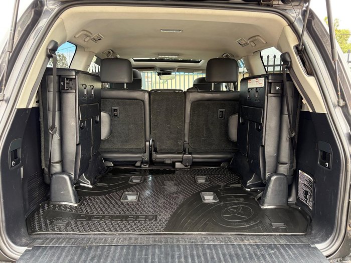 2016 Toyota Landcruiser Sahara VDJ200R 4X4 Dual Range Graphite