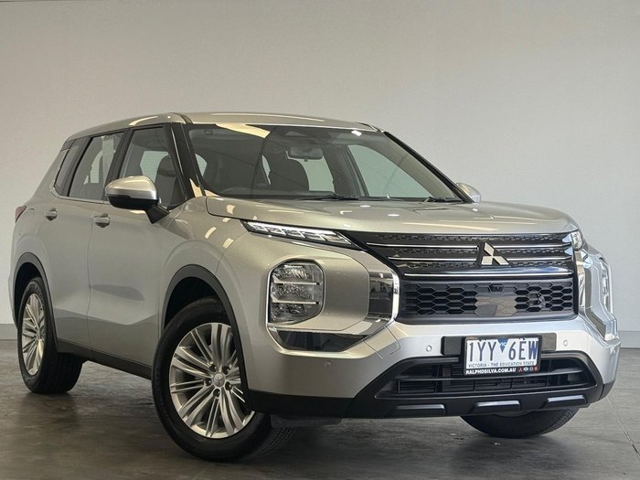 2023 Mitsubishi Outlander ES