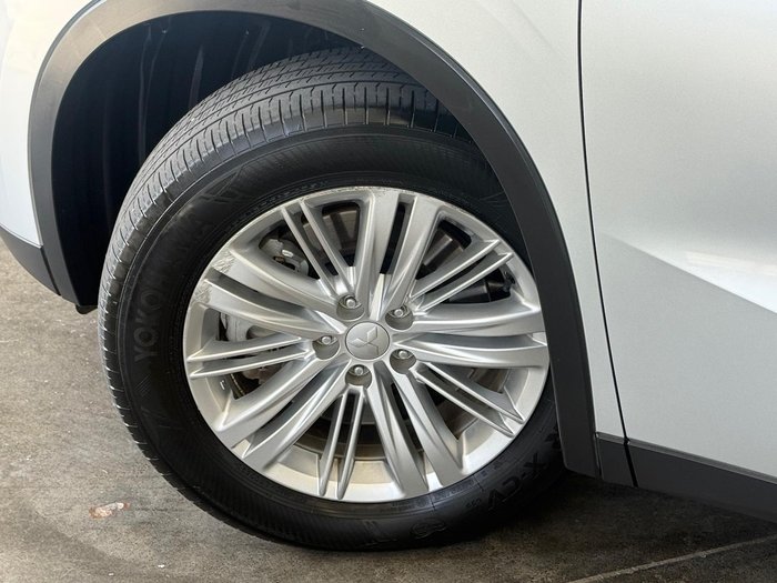 2023 Mitsubishi Outlander ES