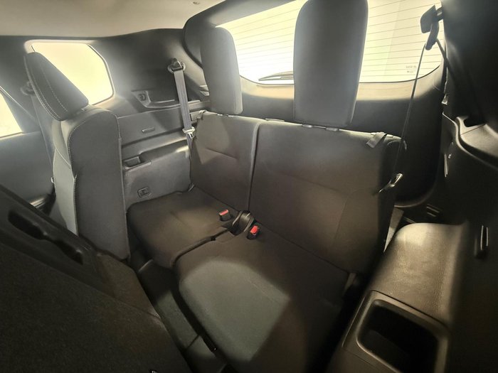 2023 Mitsubishi Outlander ES