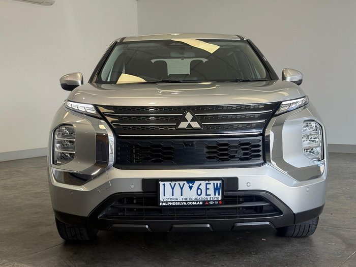 2023 Mitsubishi Outlander ES