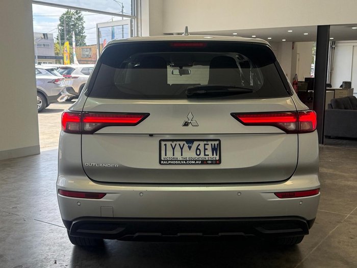 2023 Mitsubishi Outlander ES