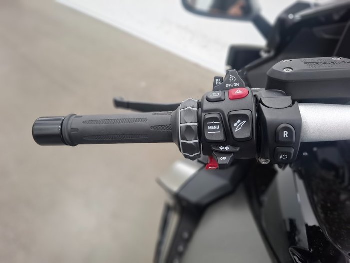 2024 BMW Motorrad K 1600 B Green