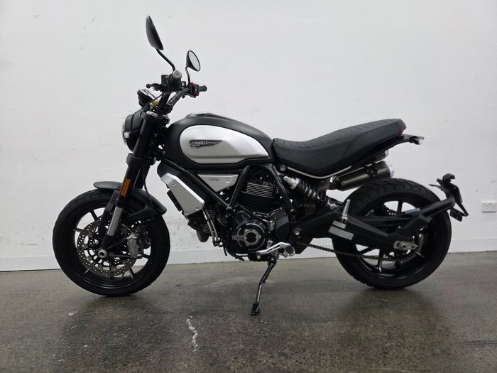 2023 DUCATI SCRAMBLER DARK PRO Black