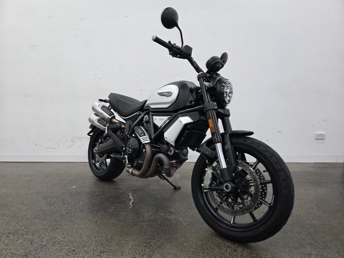 2023 DUCATI SCRAMBLER DARK PRO Black