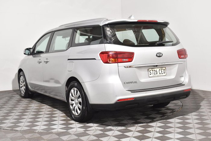 2018 Kia Carnival S