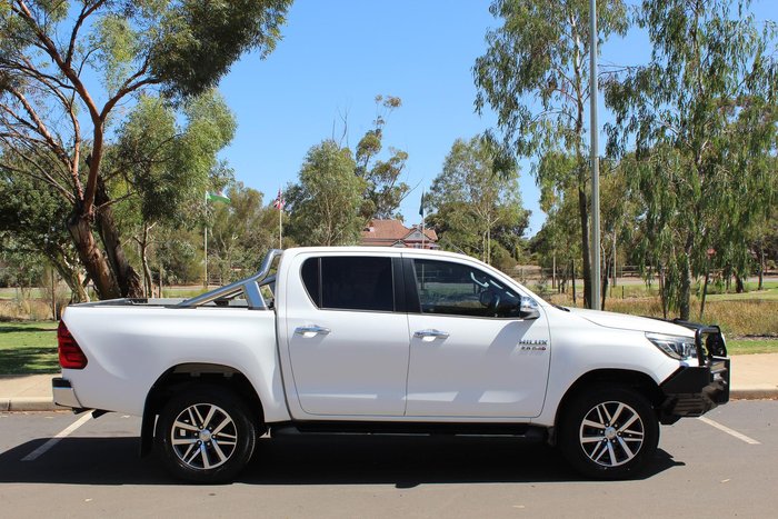 2017 Toyota Hilux SR5