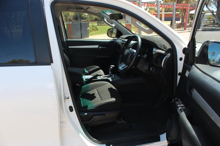 2017 Toyota Hilux SR5