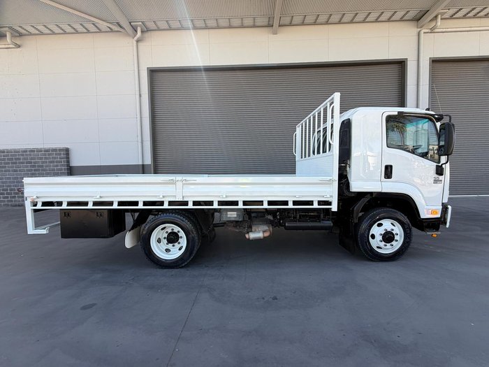 2013 Isuzu F Series FSS 550 4x4