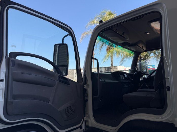 2013 Isuzu F Series FSS 550 4x4