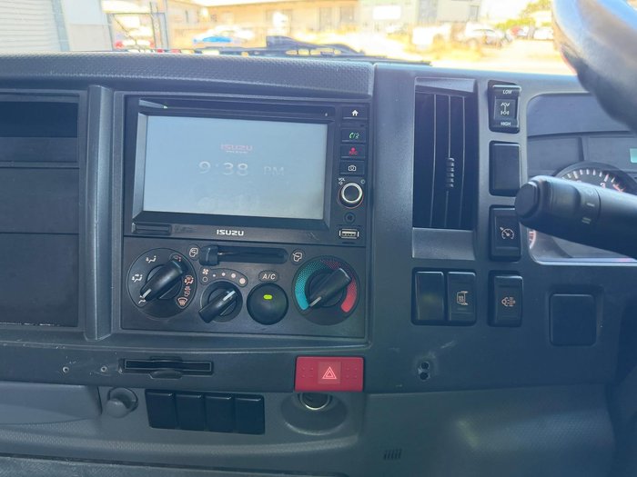 2013 Isuzu F Series FSS 550 4x4