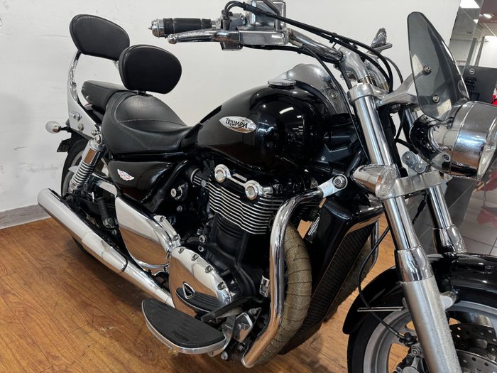 2009 Triumph THUNDERBIRD BLACK