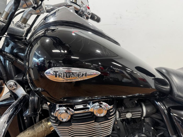 2009 Triumph THUNDERBIRD BLACK
