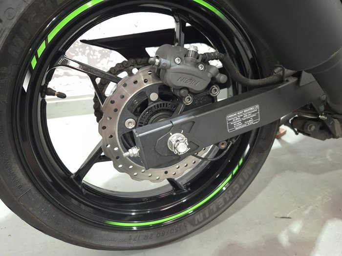 2019 Kawasaki Ninja 400 (EX400G) Ninja Green