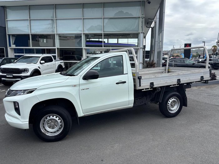 2021 Mitsubishi Triton GLX