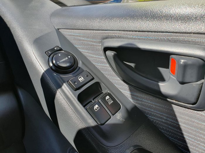 2013 Hyundai iLoad TQ2-V MY13 Creamy White