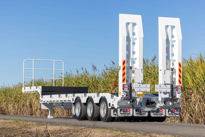 2026 FWR Mighty Muscle Tri Axle Drop Deck – 3.5M Widener