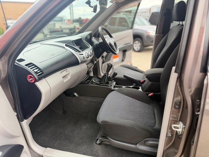 2013 Mitsubishi Triton GLX-R MN MY13 4X4 Dual Range Brown