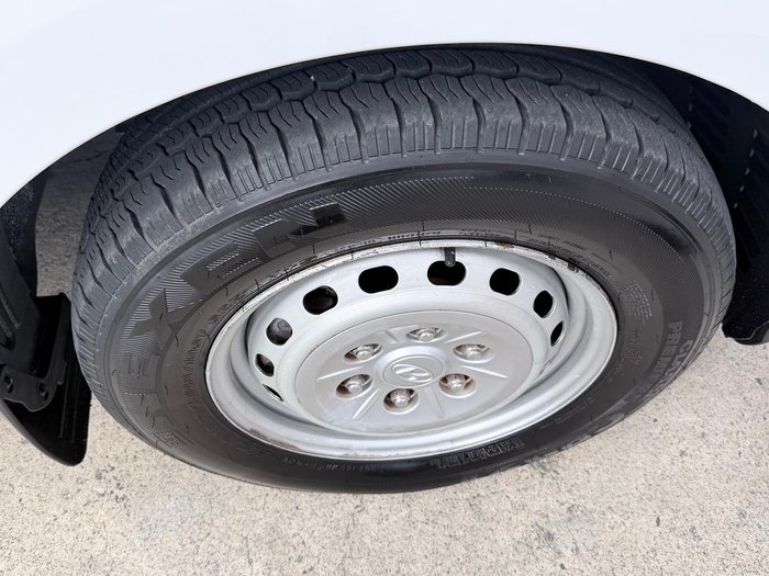 2013 Hyundai iLoad TQ2-V MY13 Creamy White